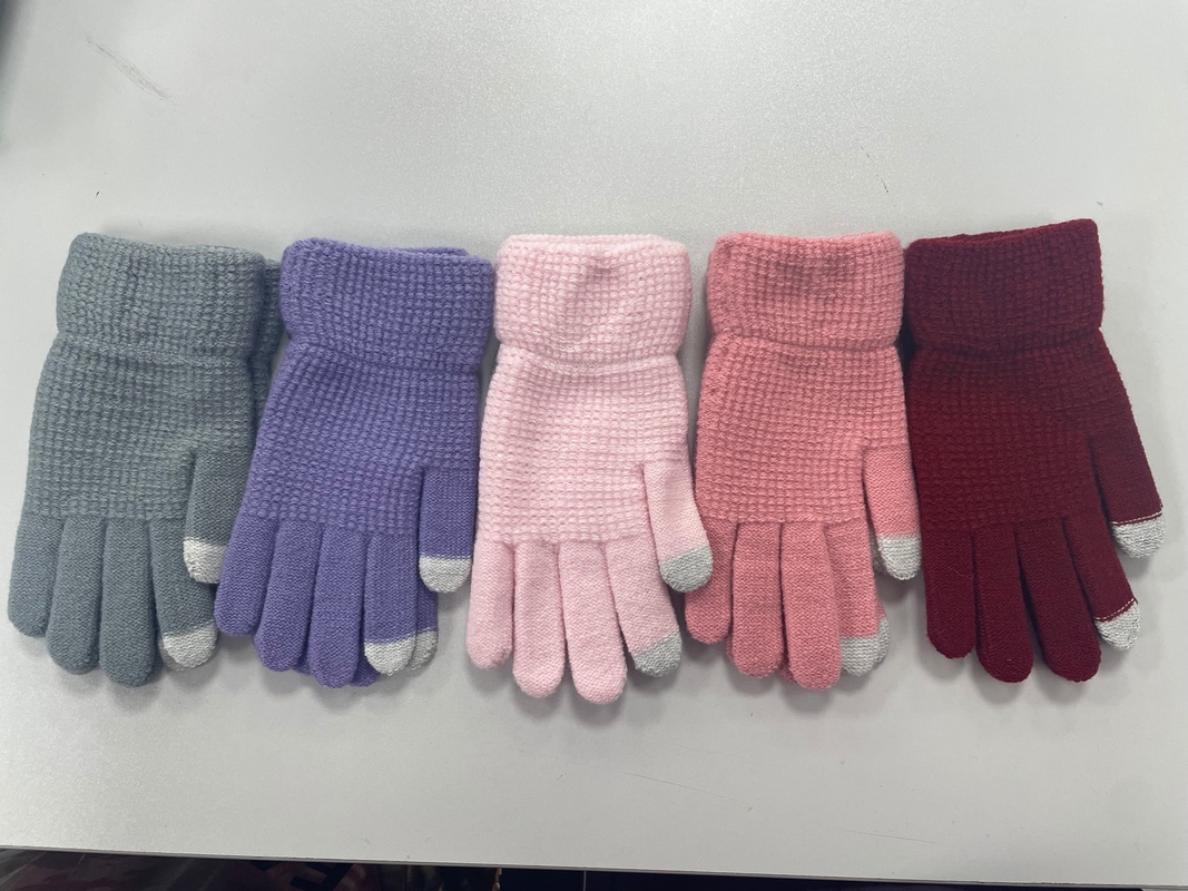 Custom Design Insulated Winter Knit Gloves Unisex Stretchy Fit with Customized Color